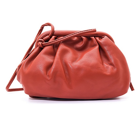 Steve Madden Handbags - Steve Madden Bnikki Crossbody Clutch